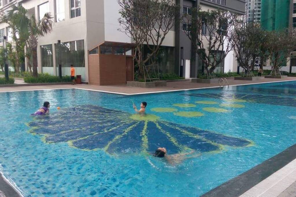 swimming pool for free