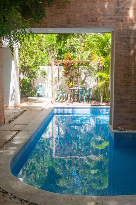 PRIVATE POOL