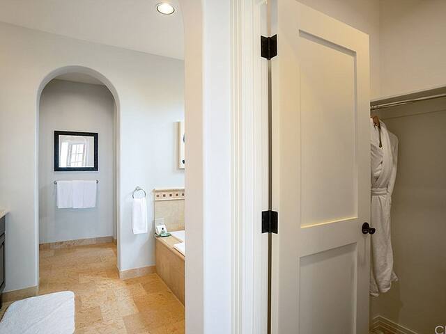 Terranea Luxurious Villa – Ocean and Golf Views gallery image 5