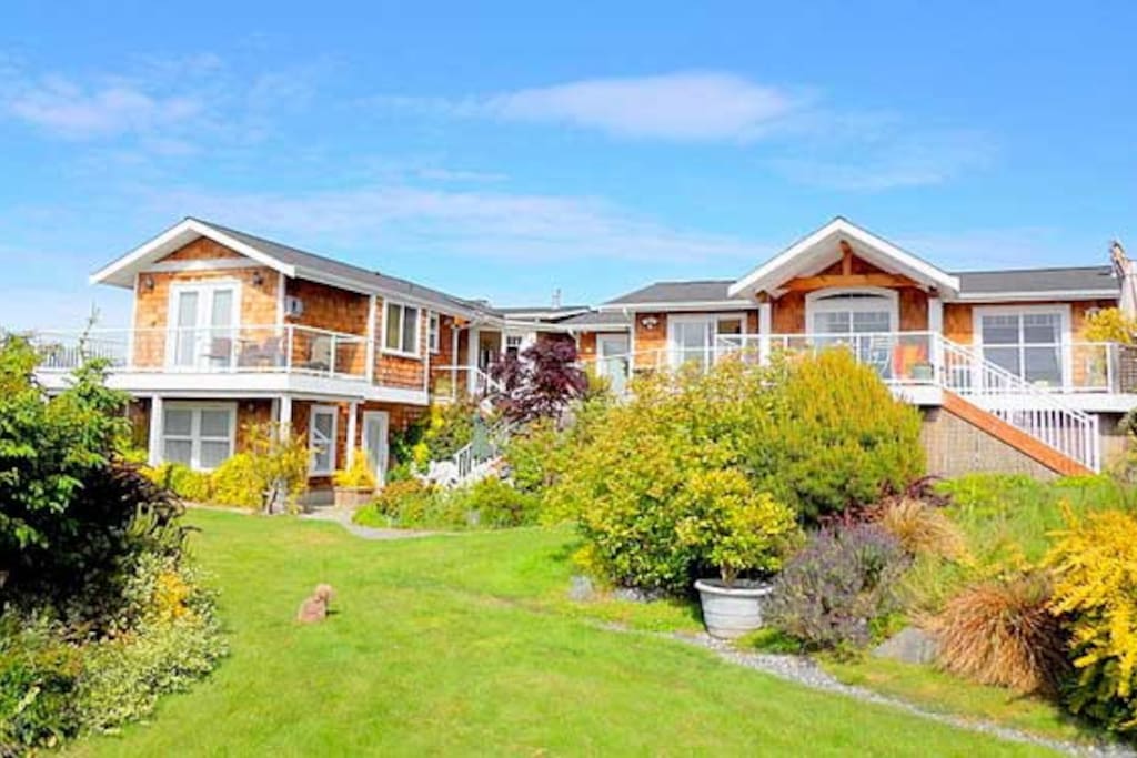 Sunlight SeaScape, a gentle retreat on Whidbey Island offers accommodations for one to thirteen guests, views and beach access