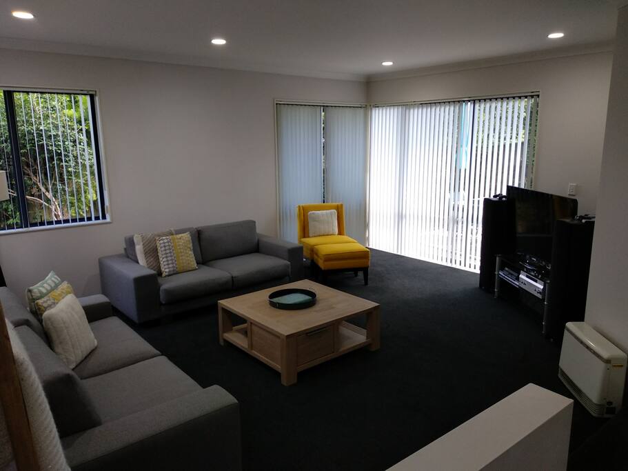 Lounge with Netflix, DVD, Hifi stereo, PS4, Ranchslider to outdoor dining area