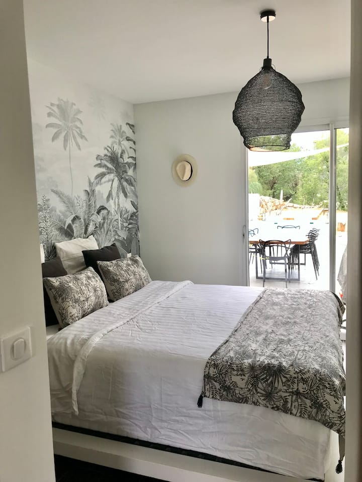 საძინებელი 1