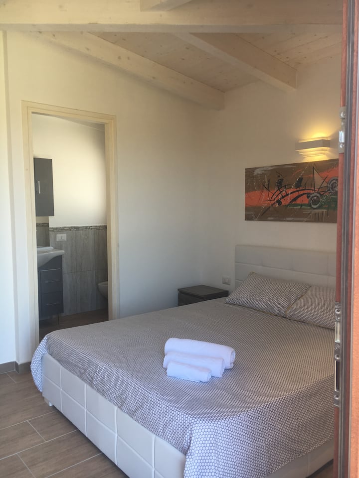 Domo Fiorida 2-dependance 2pers.-private Bathroom - San Teodoro