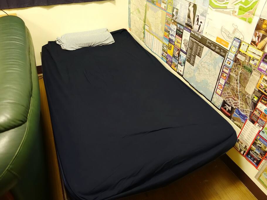 房客床 / Guest bed; sleeps x1