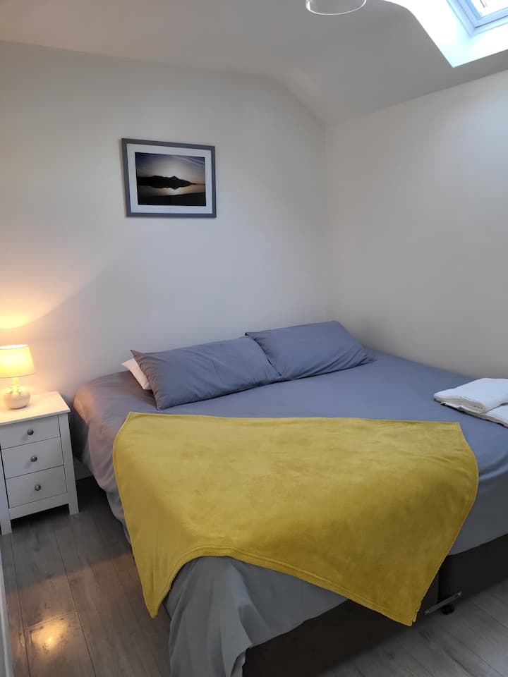 Een zip- en verbindingsbed wanneer samen is een super kingsize of scheidt zich in 2 eenpersoonsbedden wanneer dat nodig is.