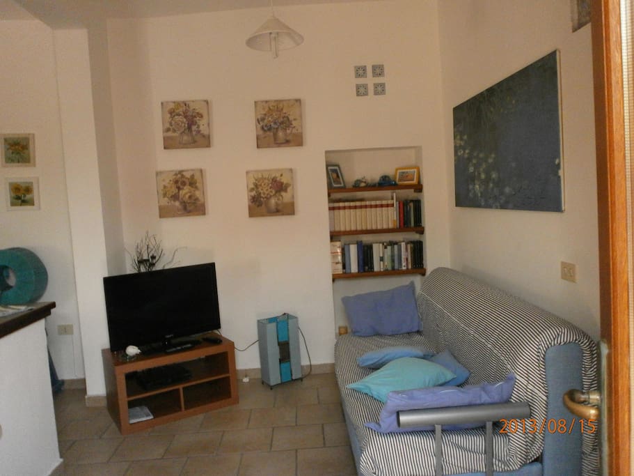 Ingresso con divano letto a 2 posti
