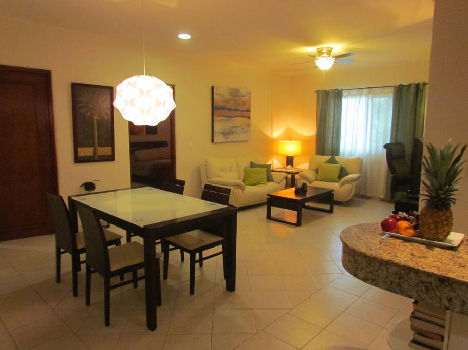 SPACIOUS LIVING ROOM