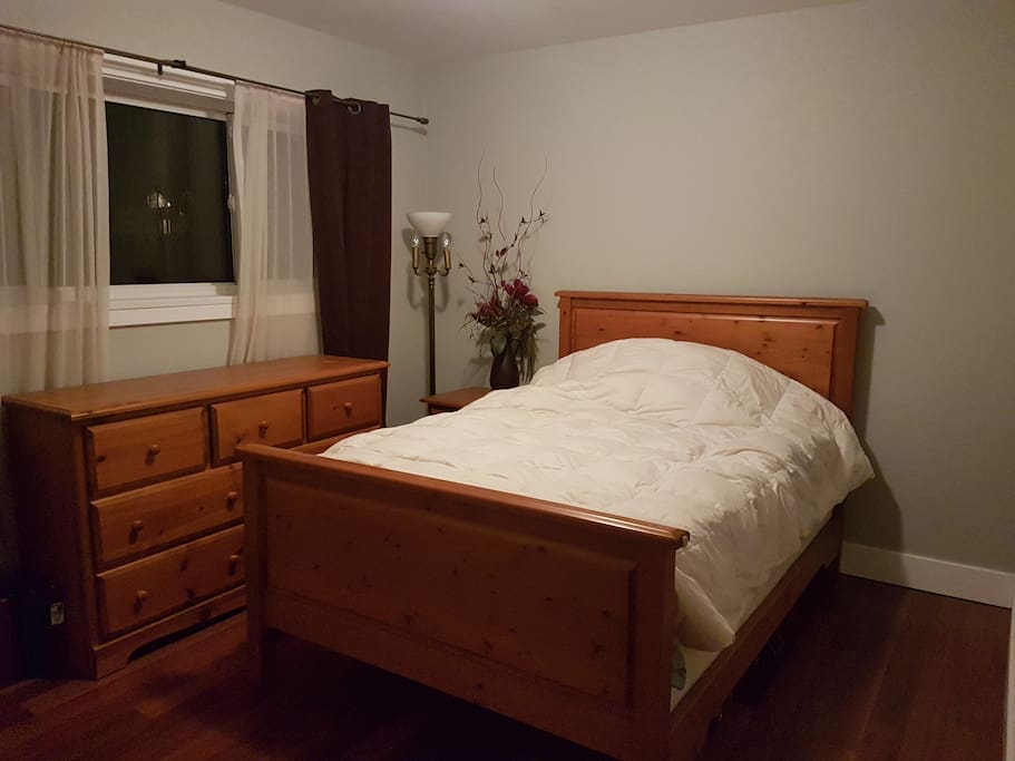 Cozy bedroom in a quiet neighbourhood.