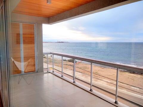 Apt. in front of the sea Floor 2