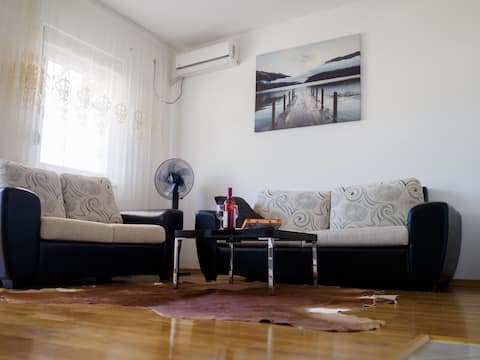 Popular Airbnb listing: 🏖🏖Nice cozy apartment🏖...worth looking at...🏖 in Ilino
