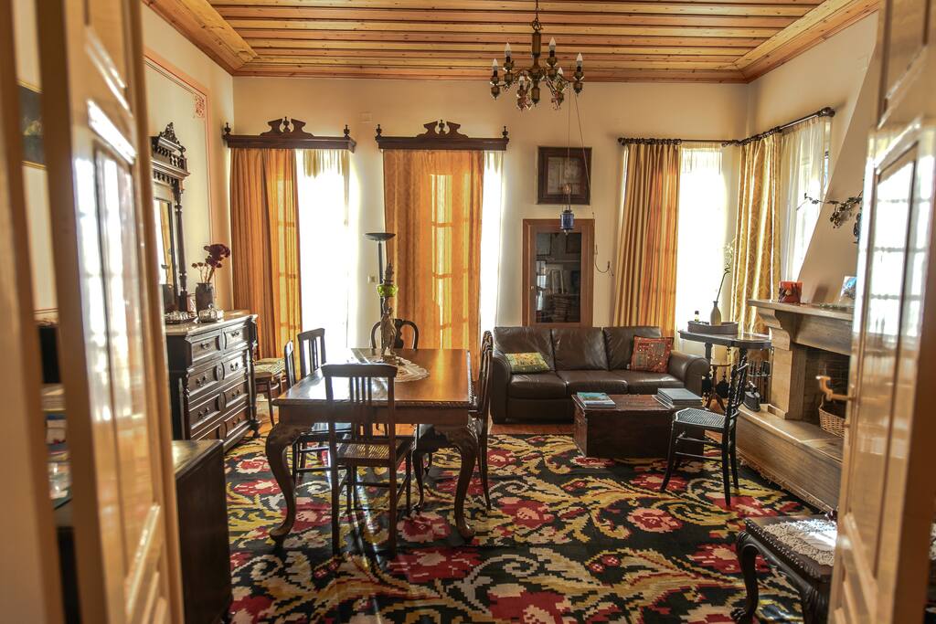 Suite Living room with fire place