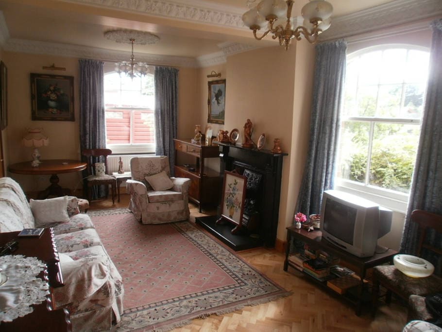 Period sitting room