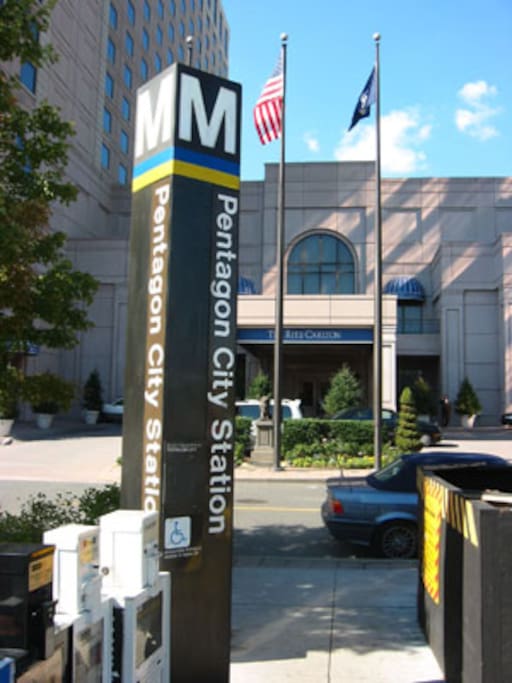 Only 2 blocks to the Pentagon City metro!
