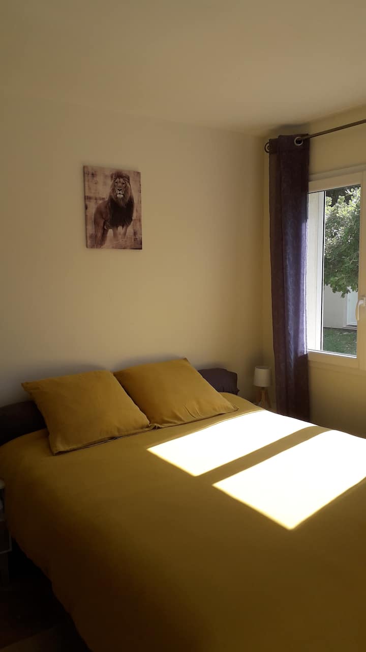 Agréable Chambre D'hôtes Indépendante Avec Piscine - Le Luc