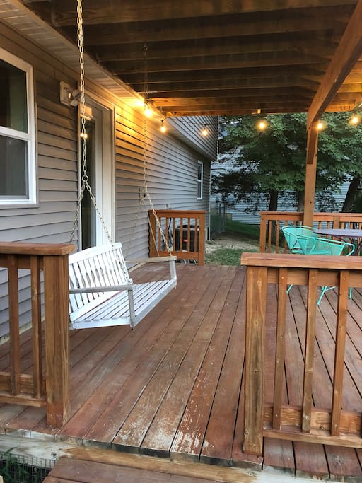 Listen to the cicadas while swinging on the private porch (only for the rental).