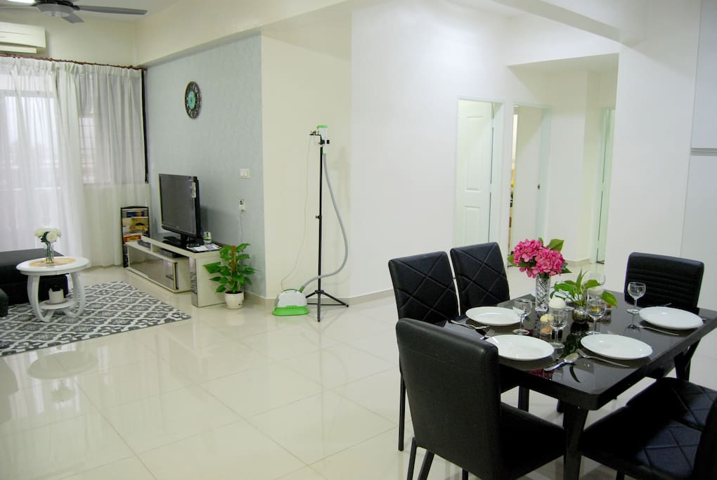 The spacious, clean and bright atmosphere will definitely make you feel at home. Safe and comfortable.