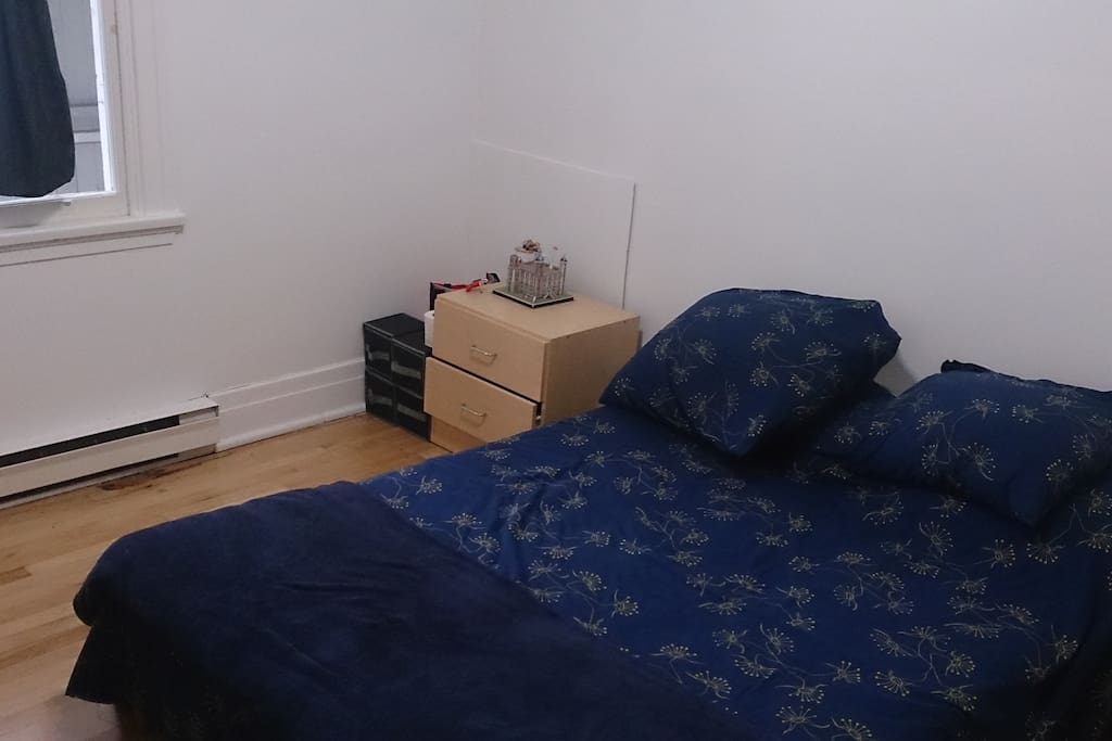 https://fr.airbnb.ca/rooms/9996076?guests=4