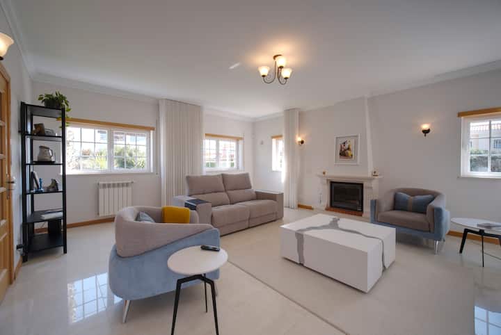Luxury Villa In Praia Del Rey With Sea View - Ferrel