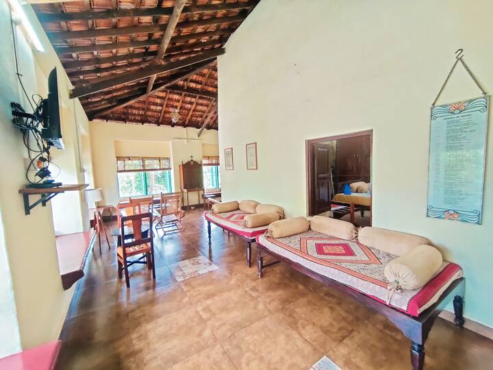 Bungalow-south Goa Portuguese Heritage Beach Villa - Goa