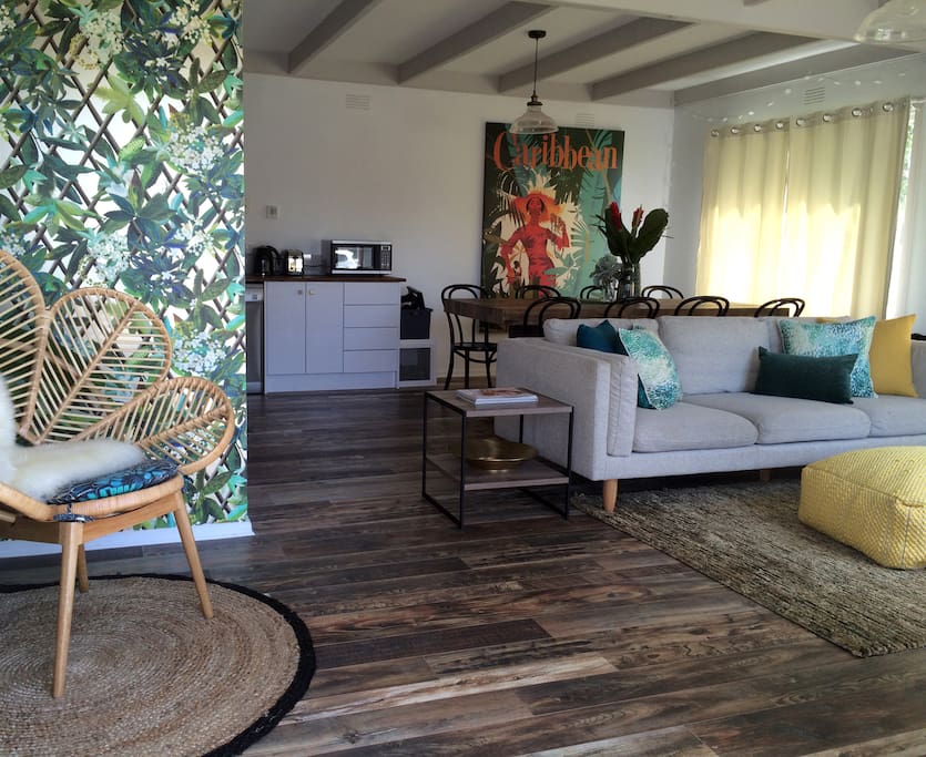 Lounge and front entrance