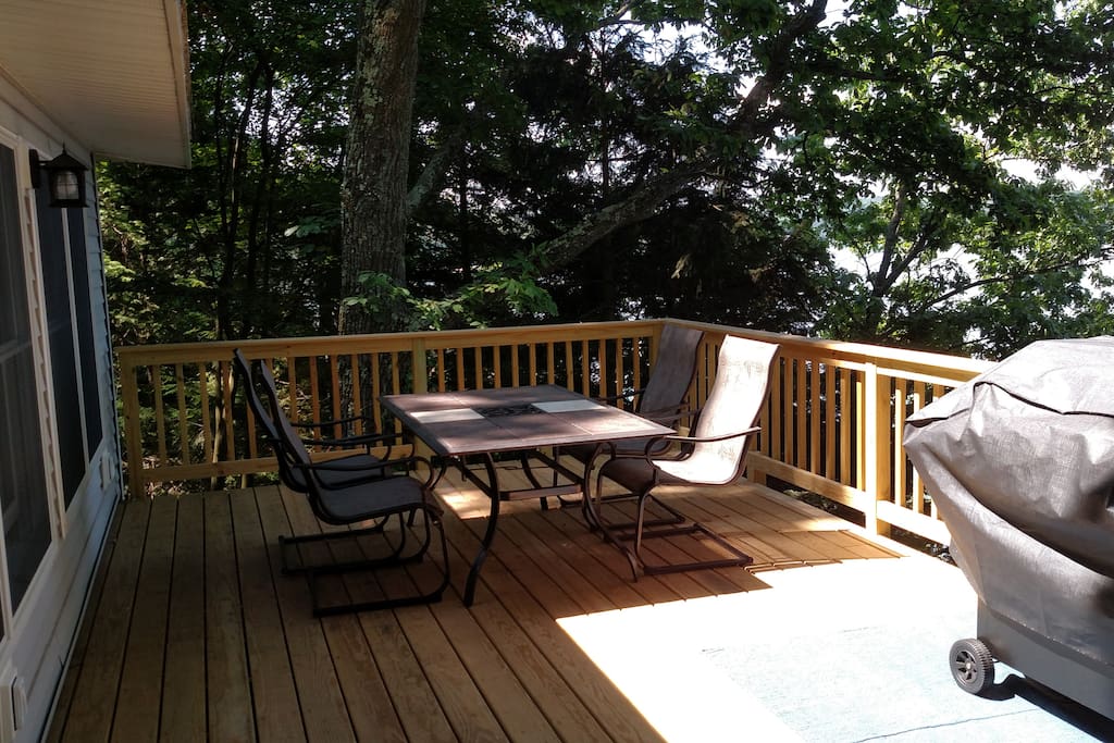 Deck facing lake