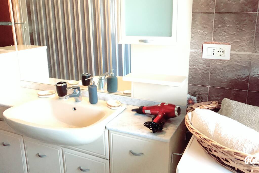 bagno spazioso