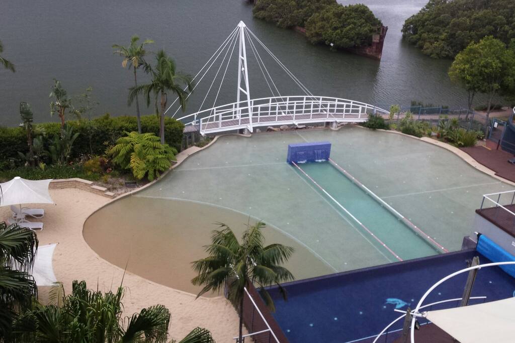 Beach & swimming pool