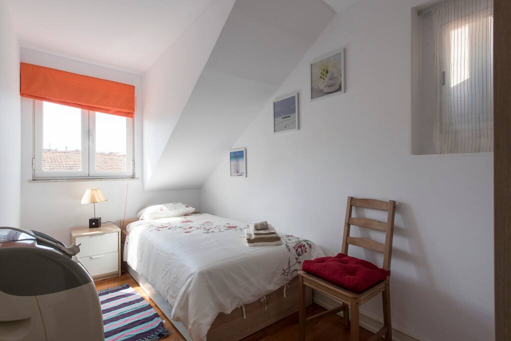 Single room with another extra bed