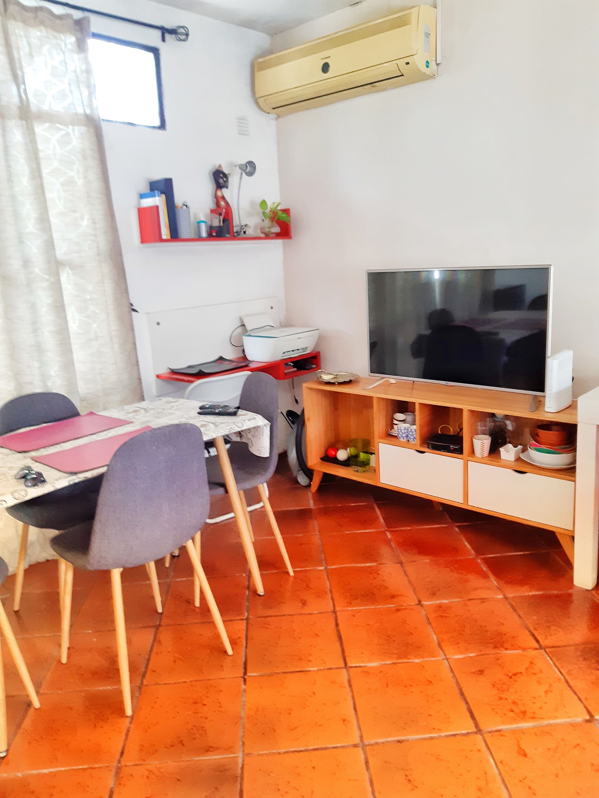 Very bright house-style apartment with a terrace