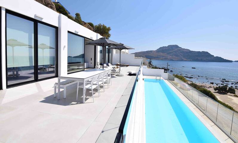 villa nostos Plakias beachfront sea view and pool gallery image 5