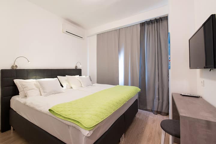 Soba s bračnim krevetom 