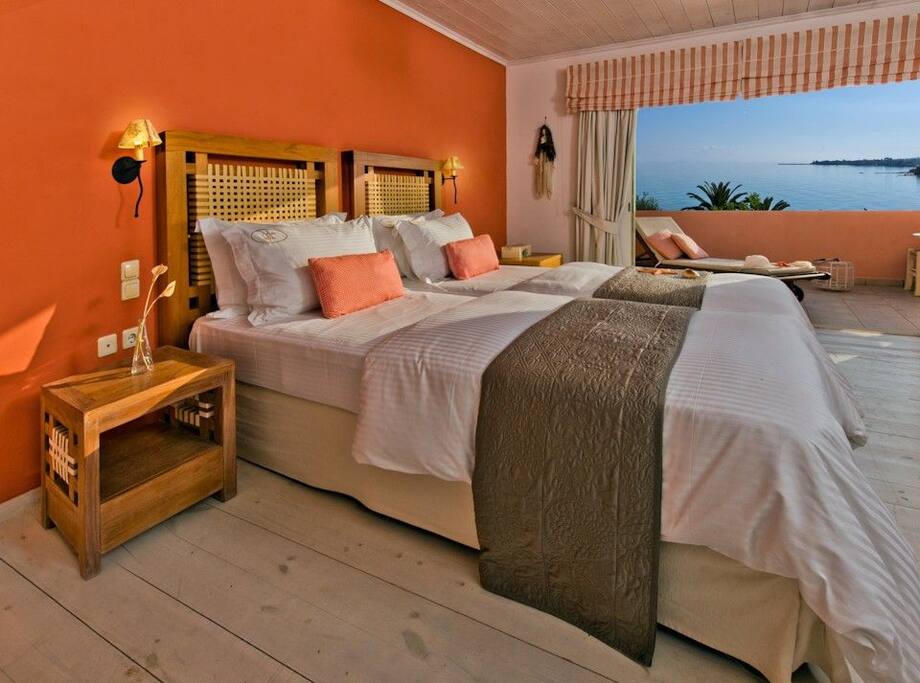 Phaedra bedroom sea view