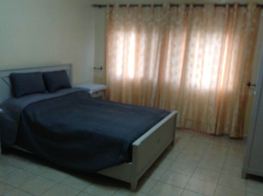 Spacious en-suite King size bedroom apartment 1