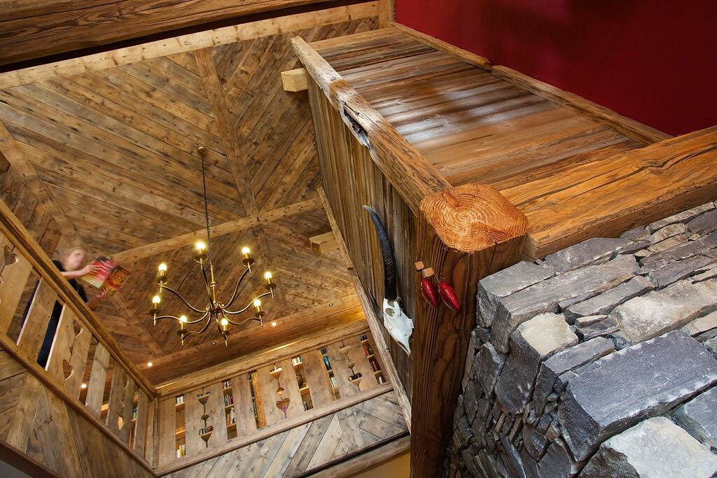 Private Guest Galleried Library
