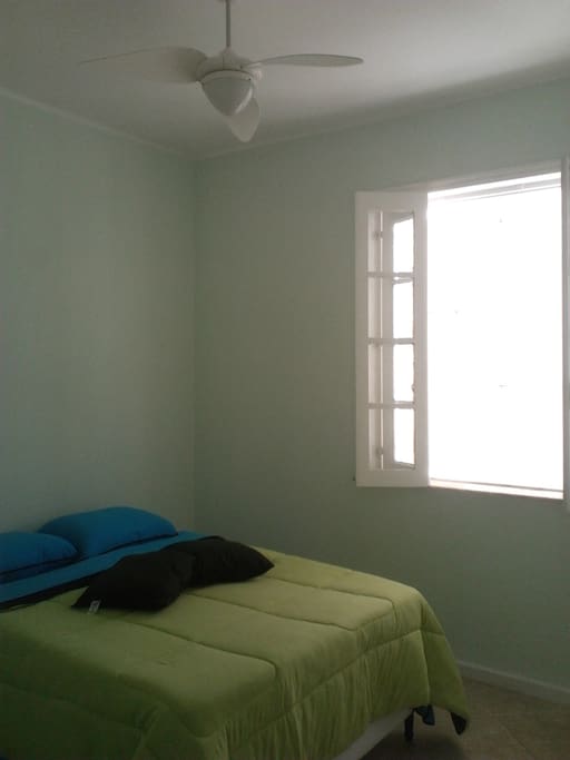 quarto 2 - cama casal, ar condicionado