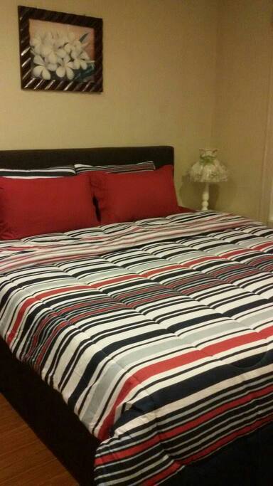 Cozy Bedroom / king Size