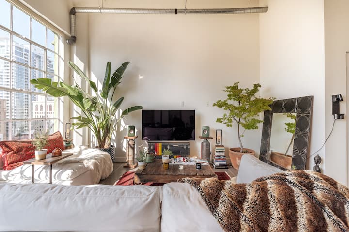 J-boho Chic Condo-free Parking-rooftop Pool & Spa - Los Angeles, CA