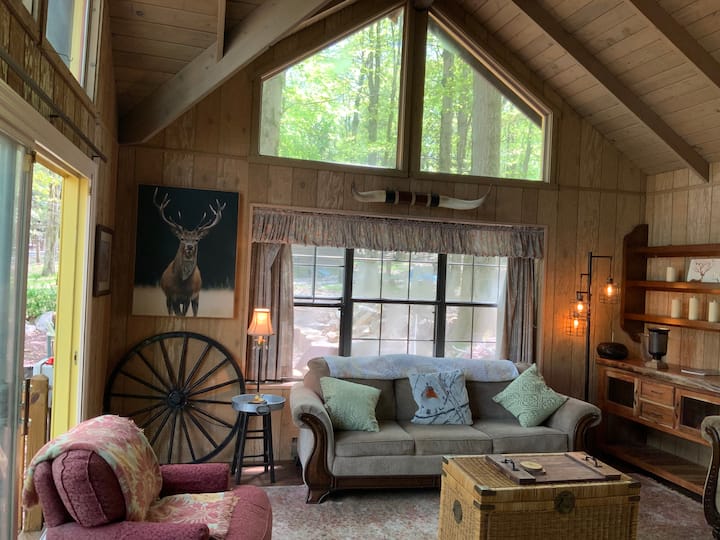 Rustic Cottage w King bed Split Rock Lake Harmony. Cottages for Rent