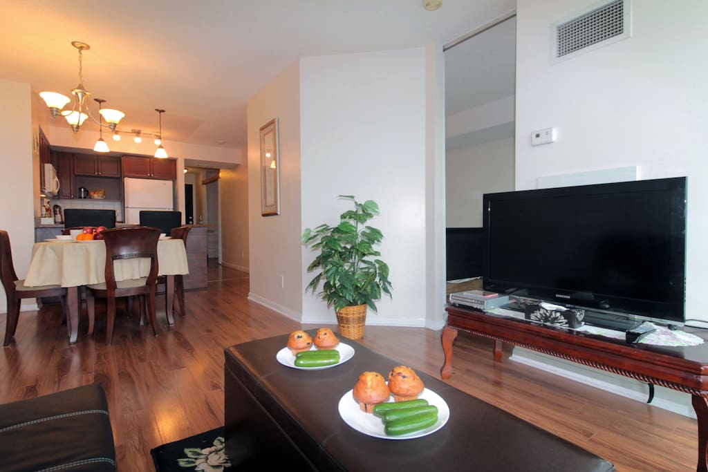 Living / Dining Room Area. Perfect for Relaxation.