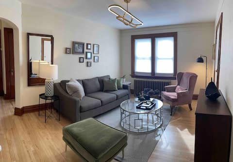 Cozy place, nice neighborhood