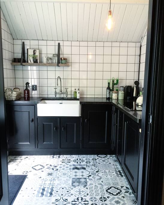 Hippe keuken met Nespresso apparaat