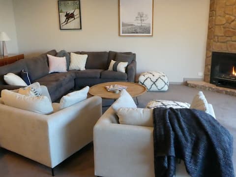 Popular Airbnb listing: THE PEAK 202 in Mount Buller