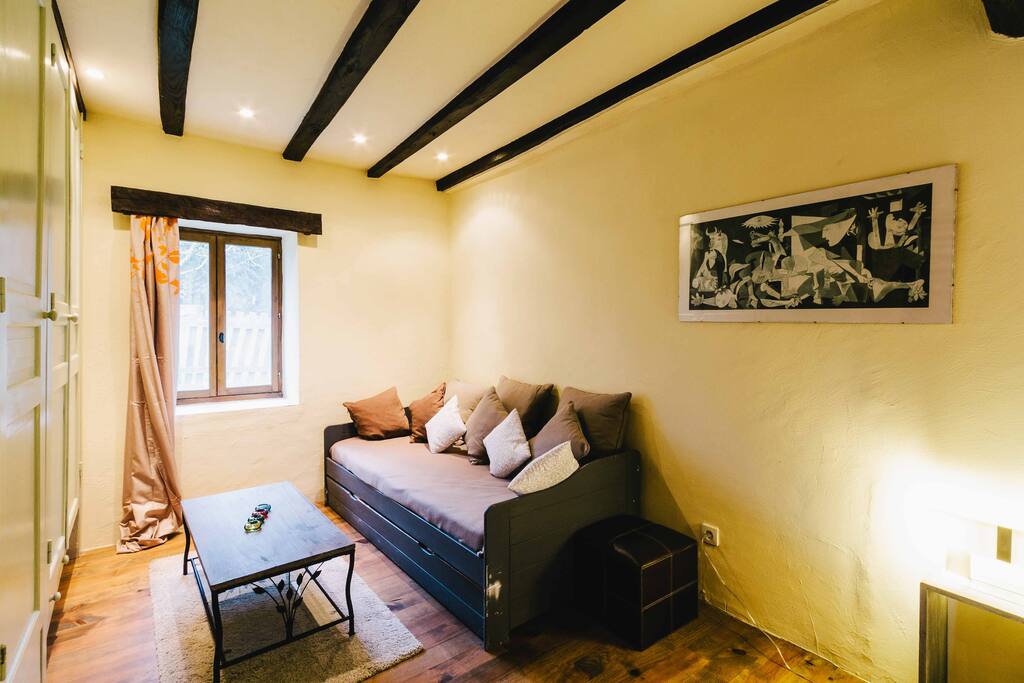 Coin salon dans chambre