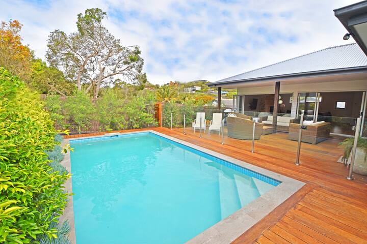 Deluxe escape with solar pool and NBN