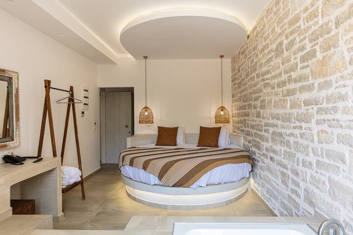 Beachfront villa with daily cleaning, sauna & gym gallery image 5