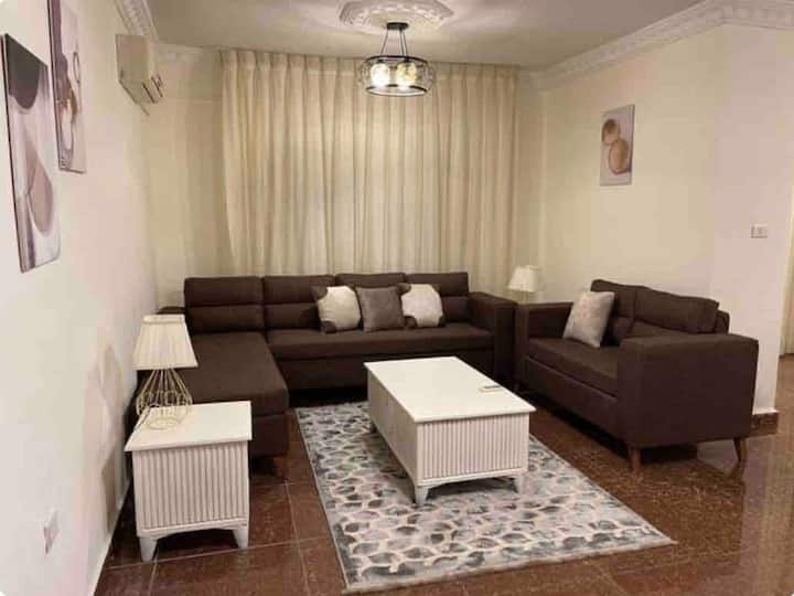 Relaxing Modern Flat With Fast Wifi & Free Parking - Amman