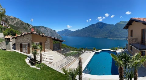 Popular Airbnb listing: Casa Martinelli apartment with breathtaking views in Tremosine Sul Garda