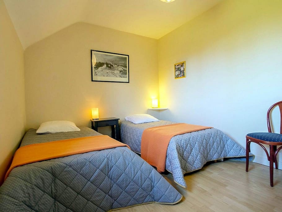 Guest room