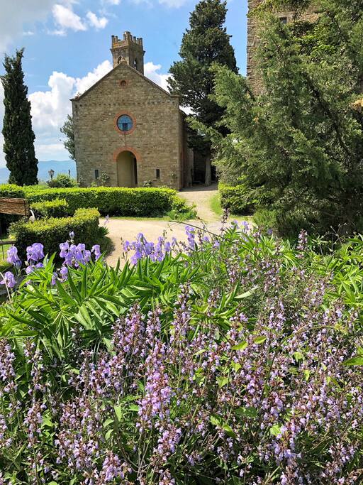 The castle is surrounded by nature. Amazing smelling herbs and flowers are everywhere.