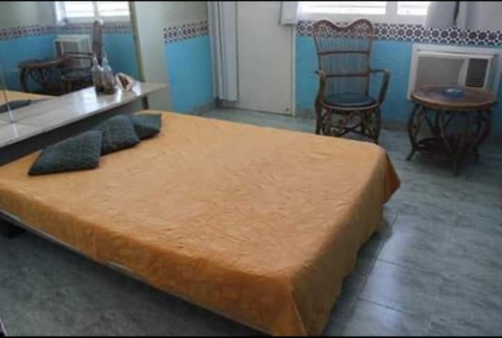 Spálňa s klimatizáciou a manželskou posteľou